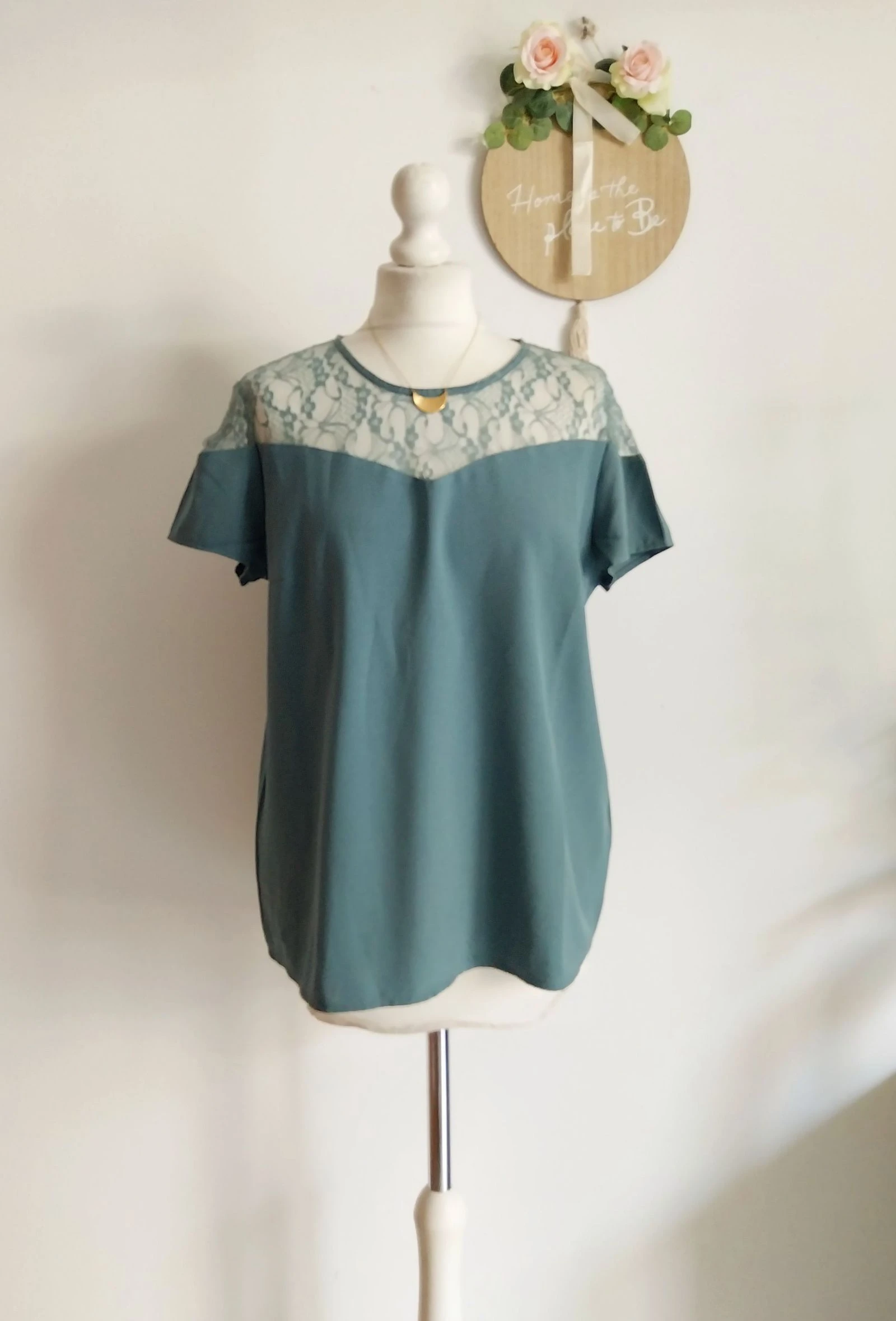 Haut vert sauge buste dentelle fine Camaieu Taille 42